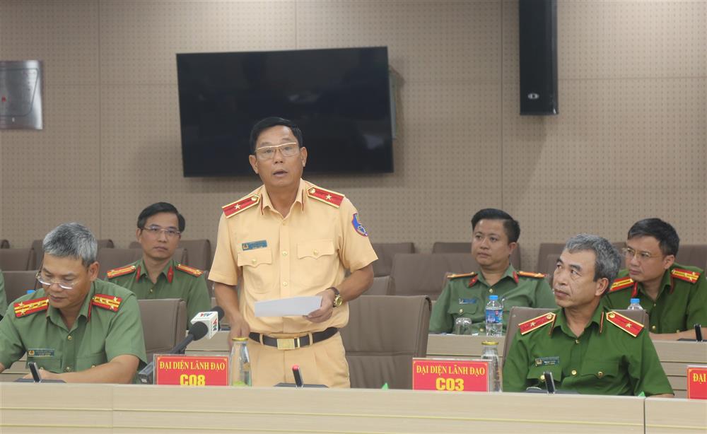 cuc pho c08.jpg
